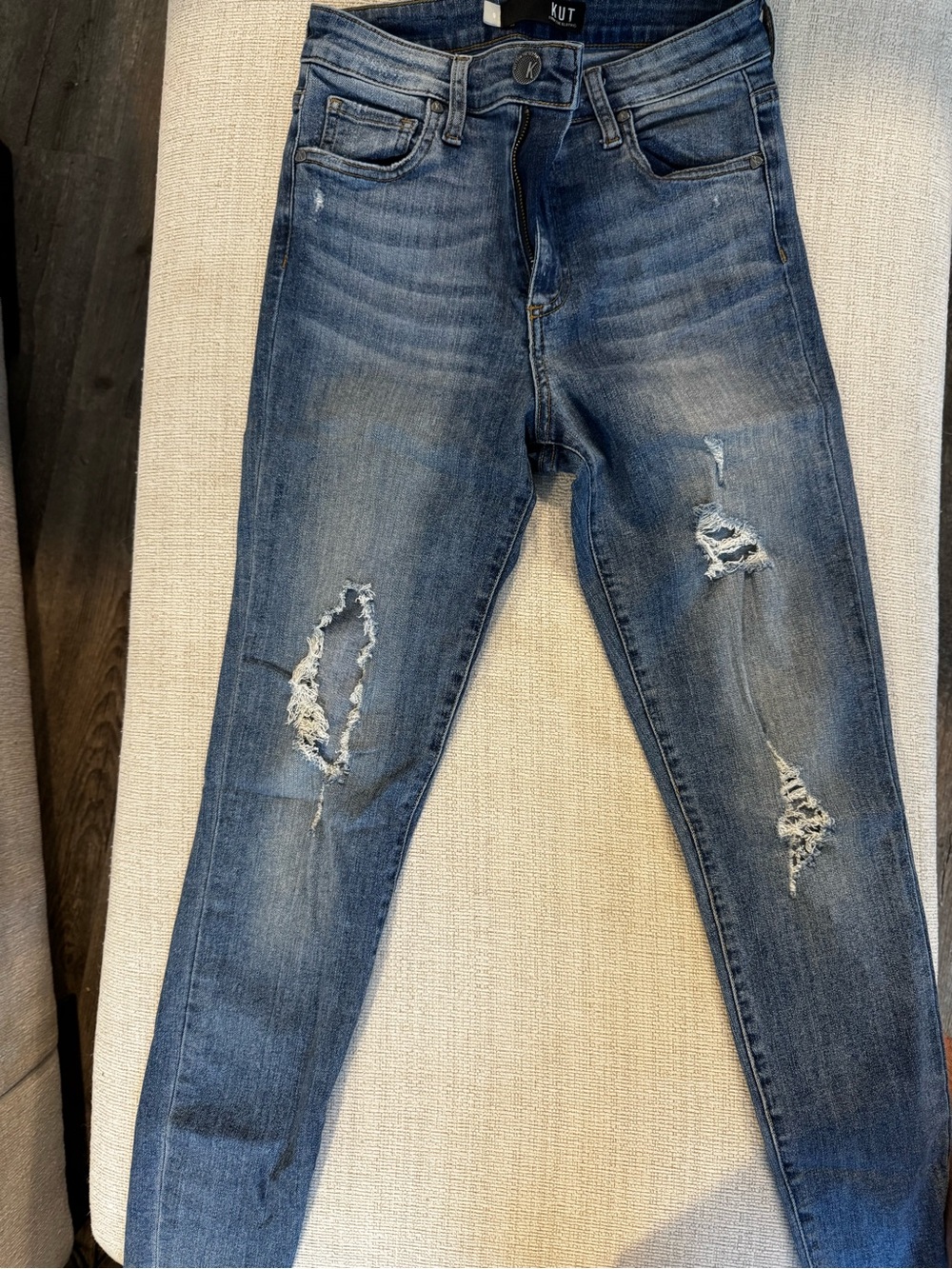 Kut from the Kloth Distressed Dark Blue Skinny Jeans